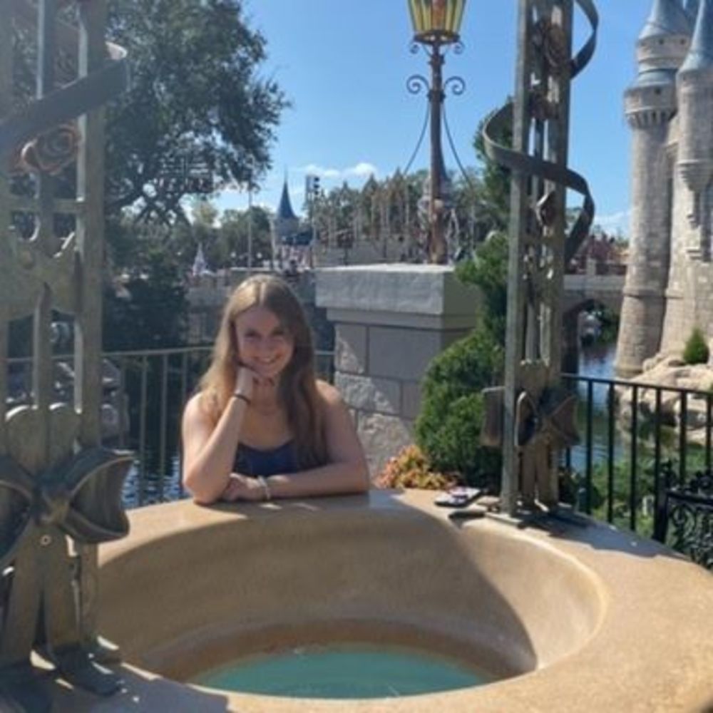 Meet your Posher, Stephanie